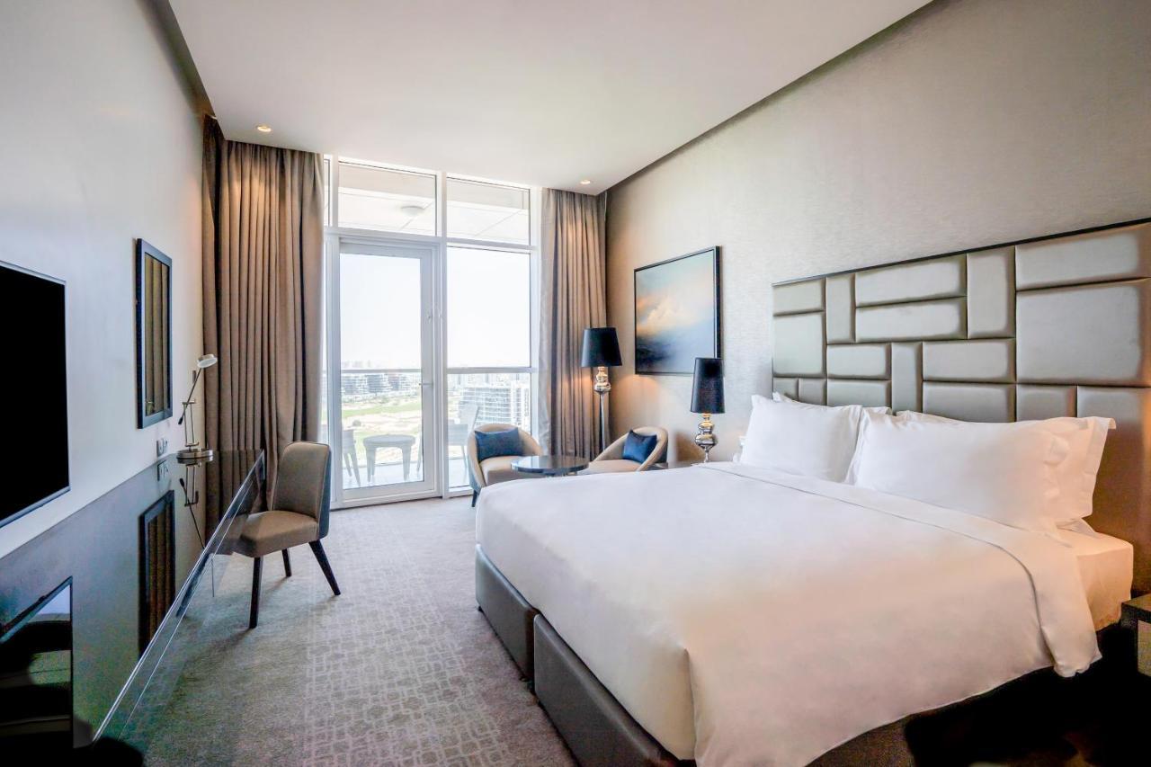 ホテル Radisson Dubai Damac Hills エクステリア 写真